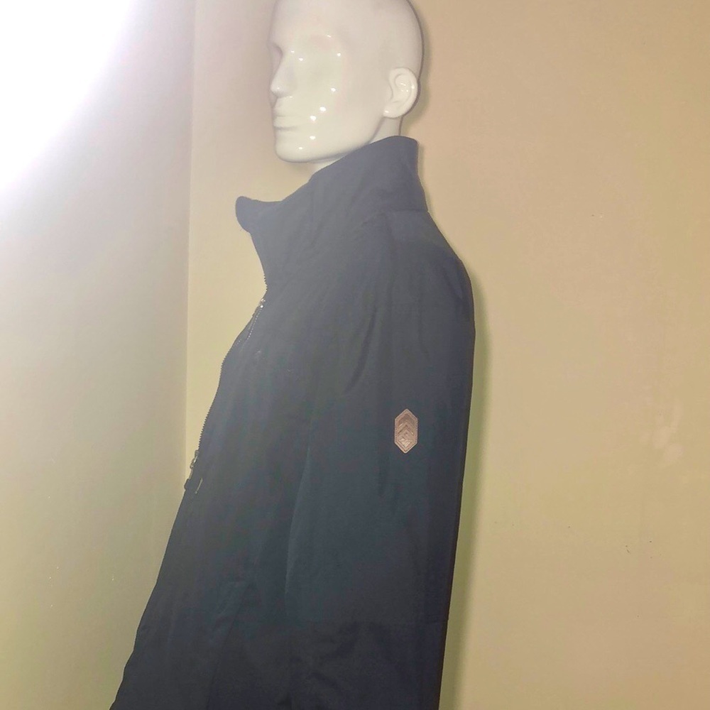 FREE Country 🧥 - Picture 15 of 15